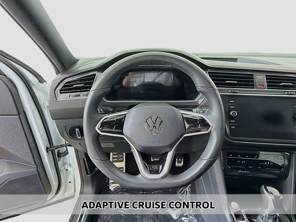 Used 2023 Volkswagen Tiguan SE R-Line FWD image 4