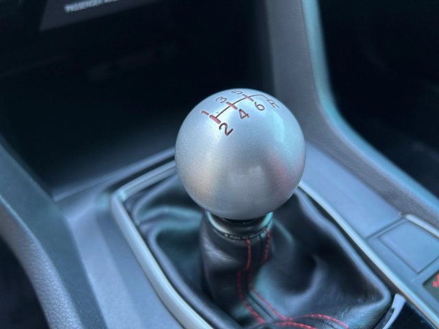 Used 2018 Honda Civic Type R image 13