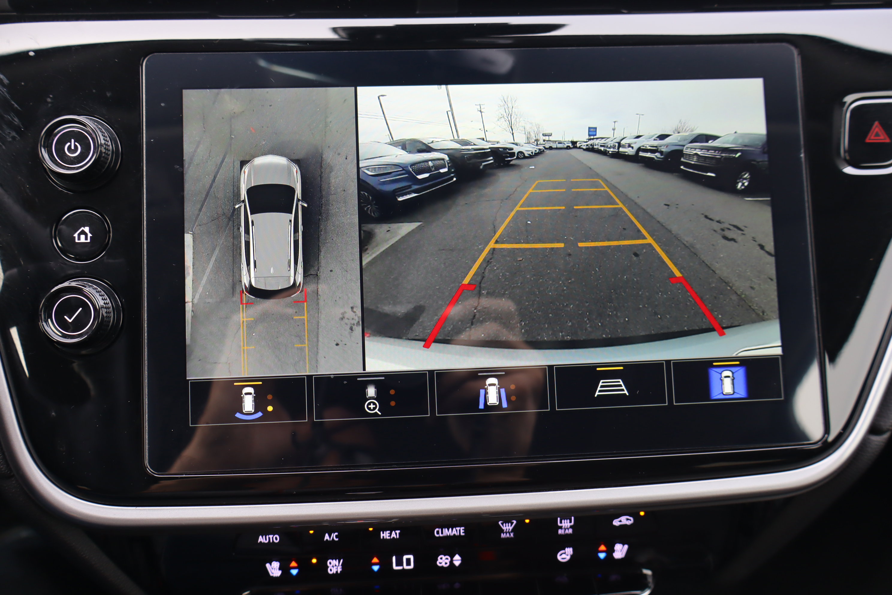 Certified 2023 Chevrolet Bolt EUV Premier w/ Sun & Sound Package image 27