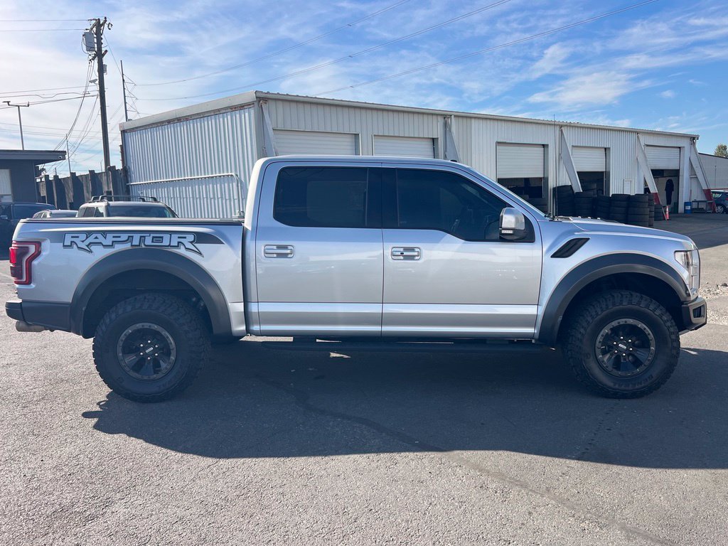 Used 2017 Ford F150 Raptor w/ Equipment Group 802A Luxury AWD/4WD image 8