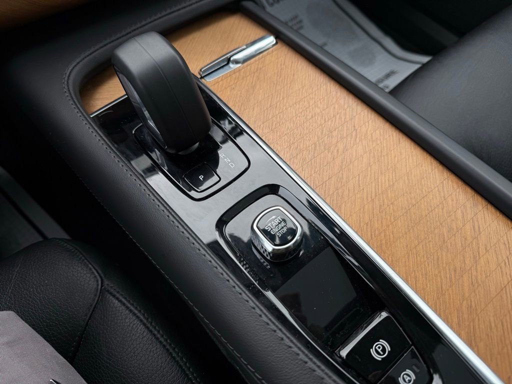 Used 2023 Volvo XC90 B6 Plus AWD/4WD image 25