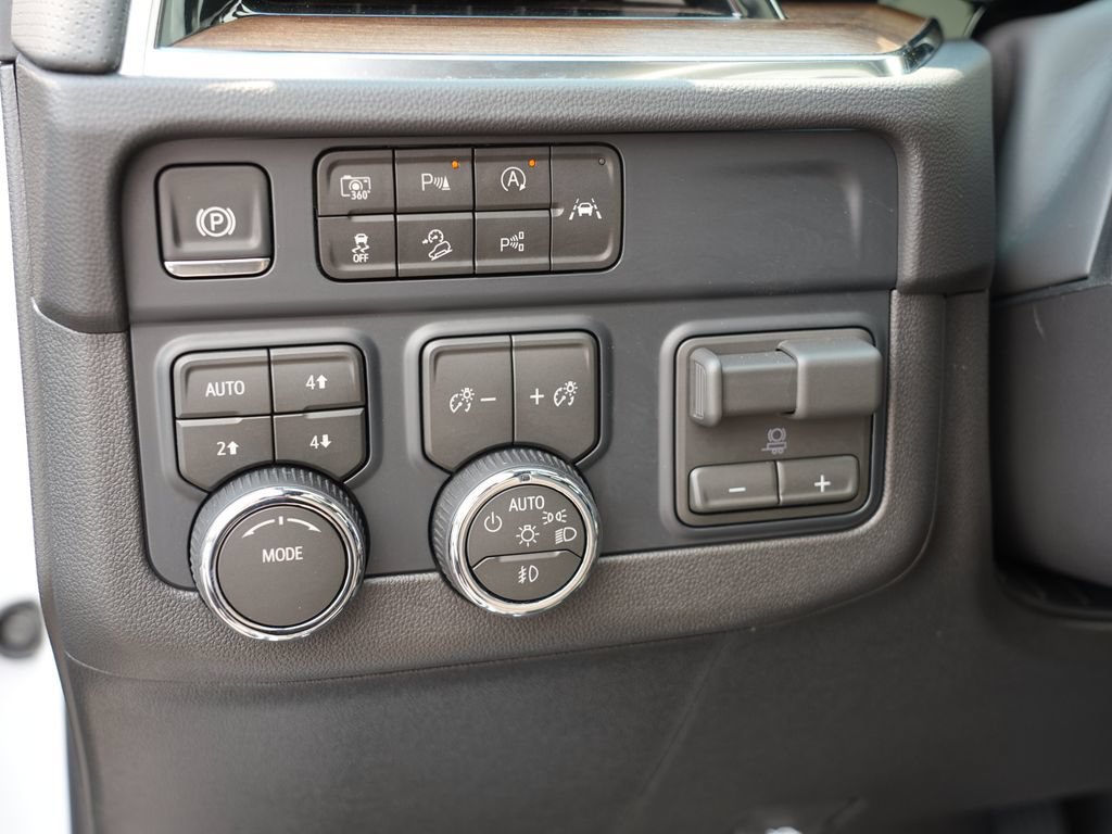 Certified 2026 Chevrolet Suburban High Country w/ Sun And Tow Package AWD/4WD image 16