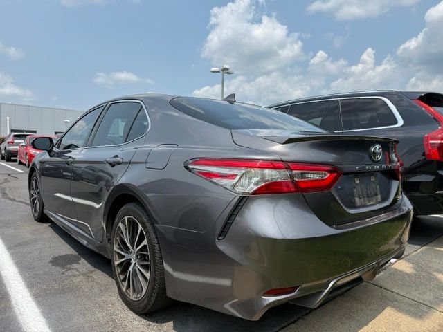 Used 2019 Toyota Camry SE FWD image 3