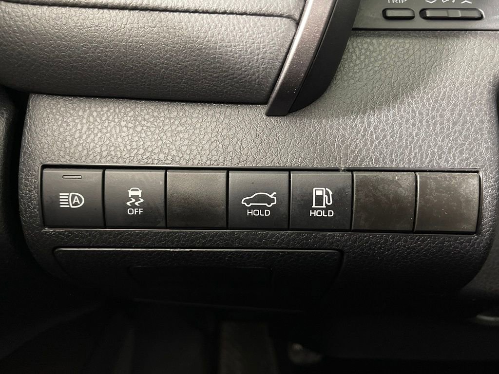 Used 2024 Toyota Camry SE image 28