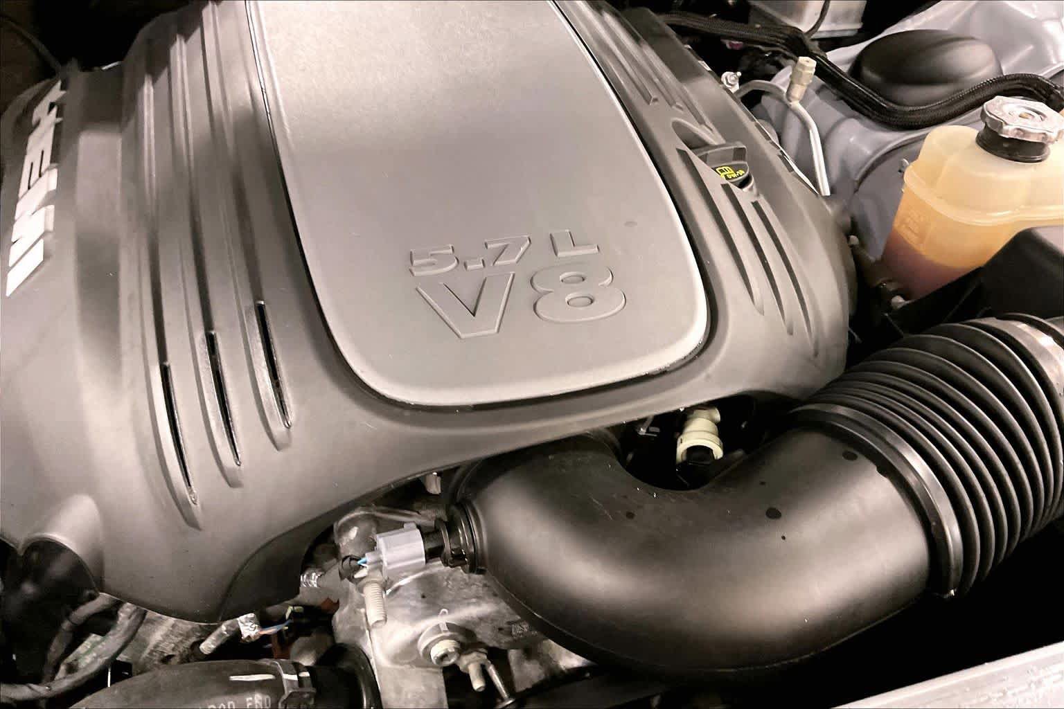Used 2022 Dodge Challenger R/T w/ Driver Convenience Group RWD image 30