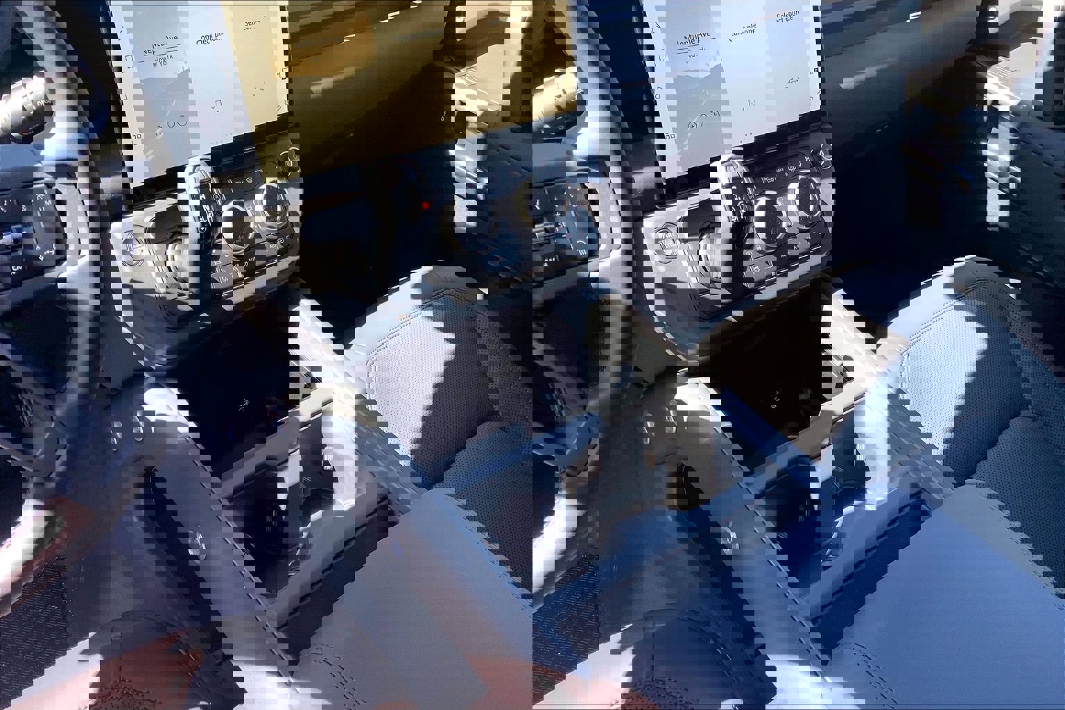 New 2026 Land Rover Defender 110 S image 7