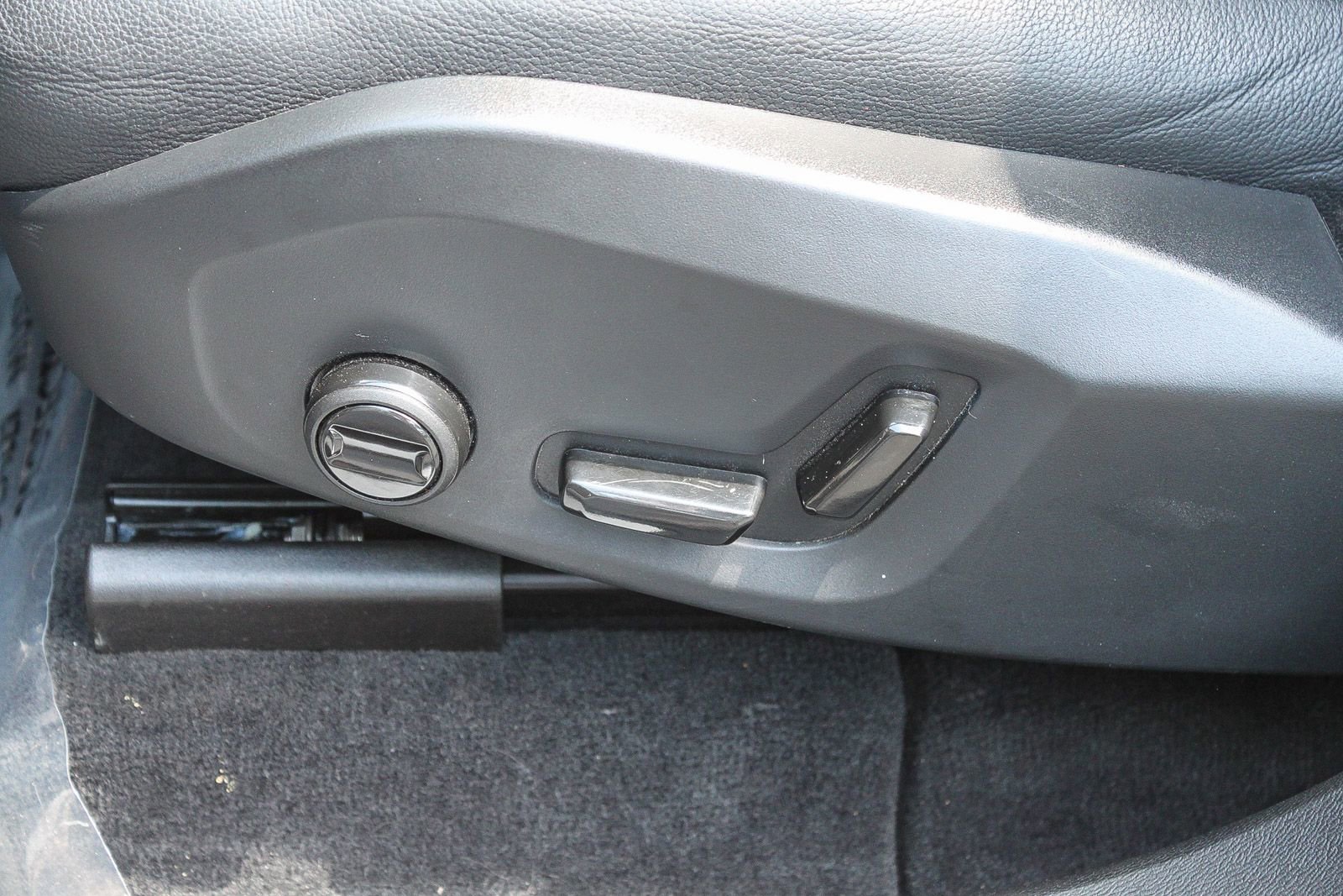 Used 2025 Volvo XC60 B5 Core AWD/4WD image 22