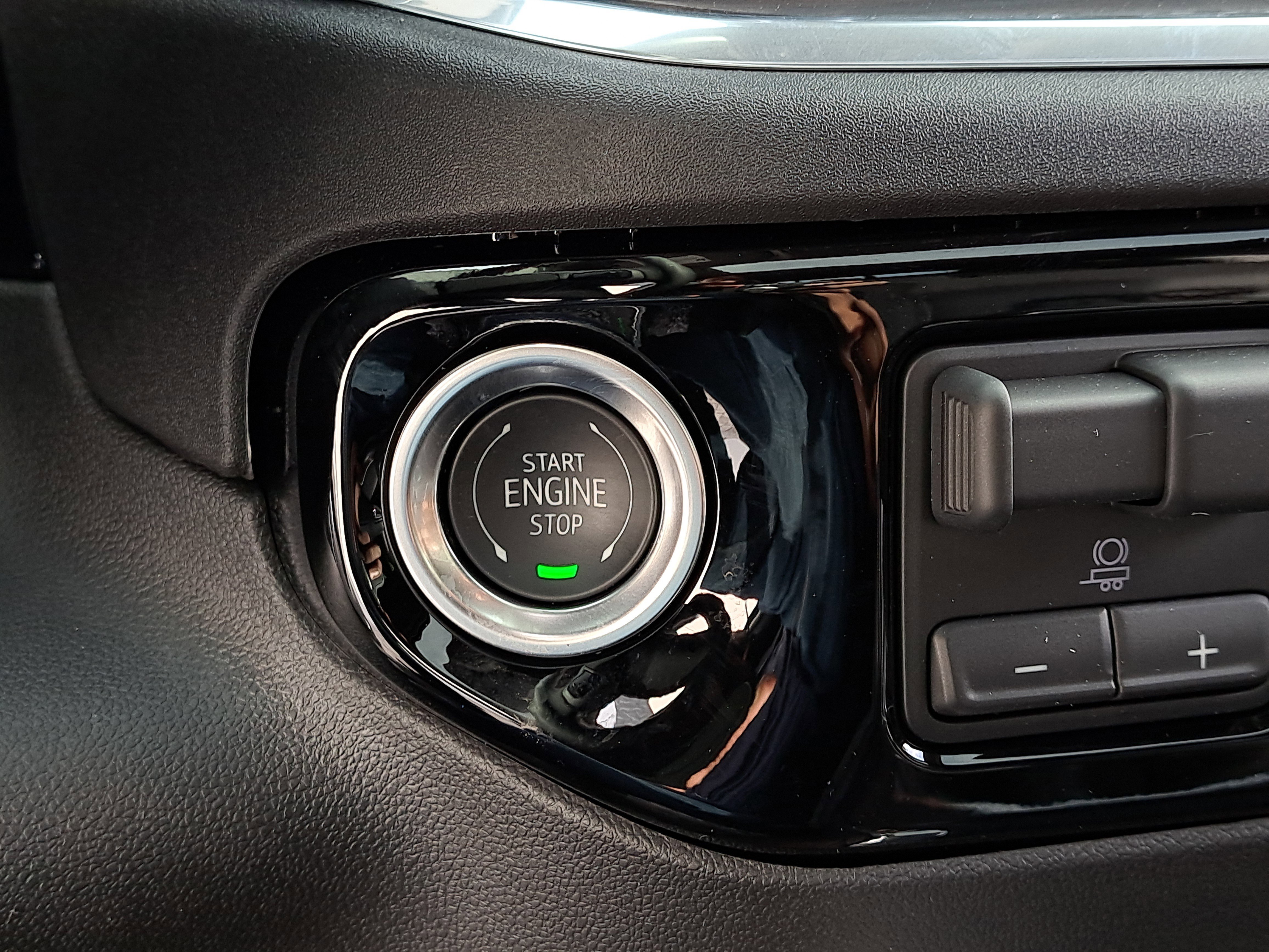 New 2025 GMC Sierra 2500 SLT w/ SLT Premium Package image 32