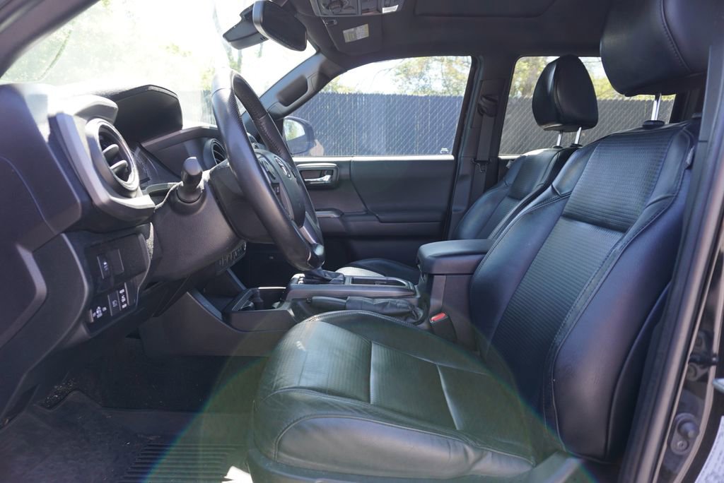 Used 2021 Toyota Tacoma TRD Off-Road w/ TRD Premium Off Road Package image 9