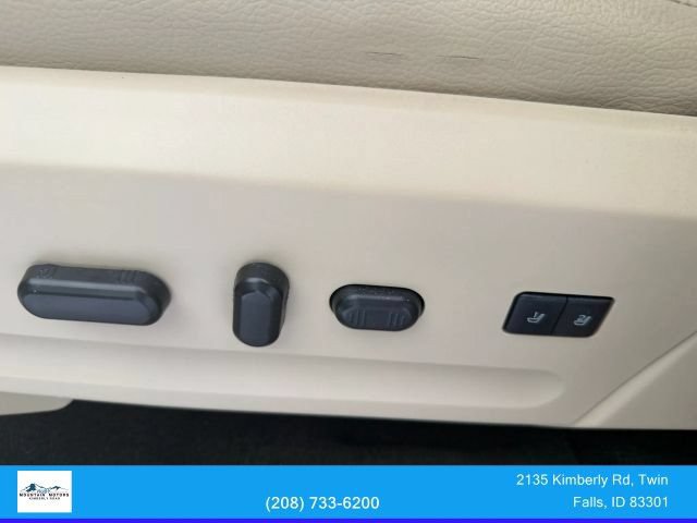 Used 2017 Ford Expedition Limited w/ Equipment Group 301A AWD/4WD image 12