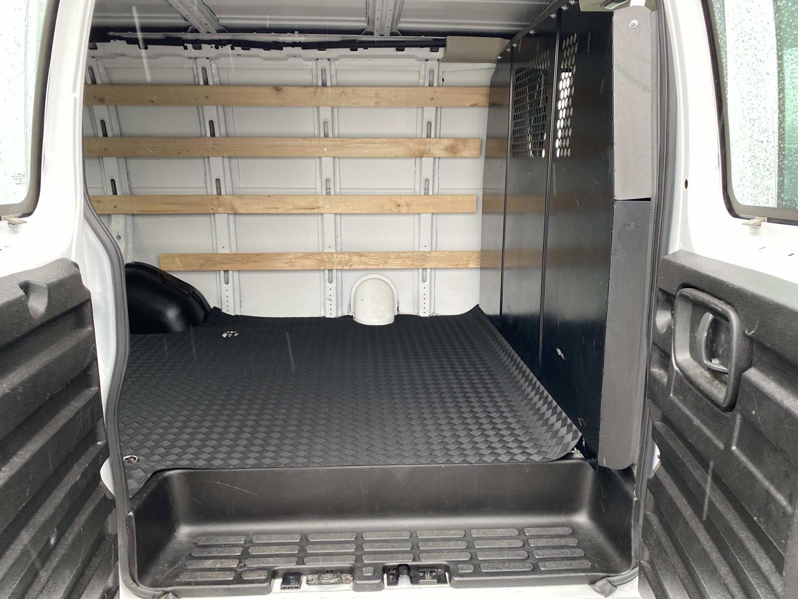 Used 2024 GMC Savana 2500 w/ Driver Convenience Package image 7