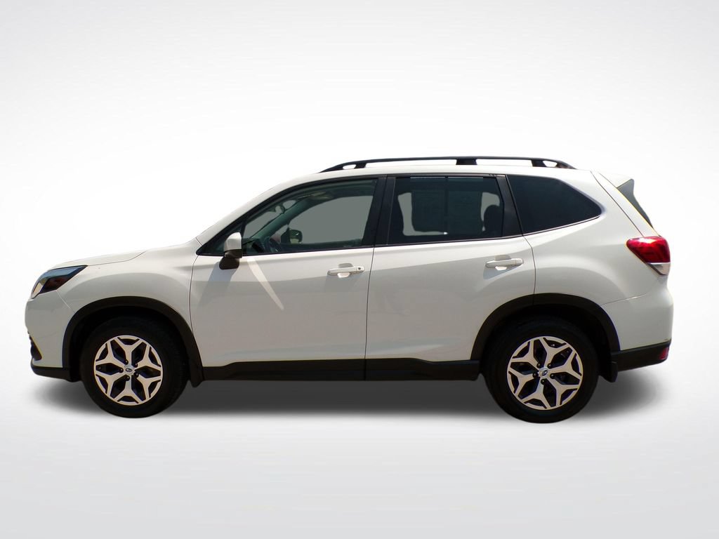 Used 2023 Subaru Forester Premium AWD/4WD image 2