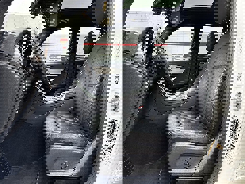 Used 2022 Mercedes-Benz GLC 300 image 27