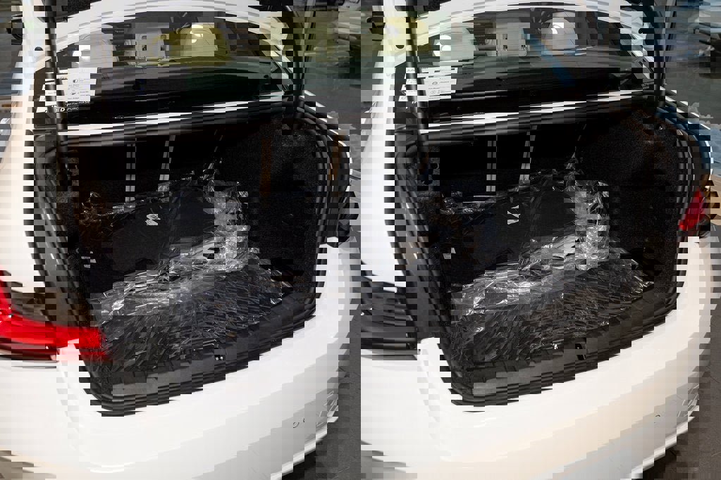 New 2026 BMW 330i xDrive Sedan w/ Convenience Package image 11