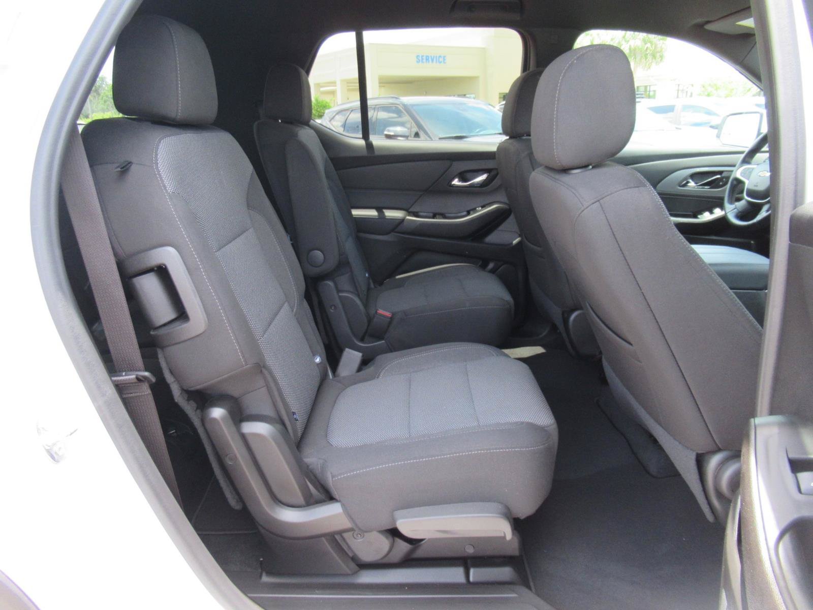 Used 2023 Chevrolet Traverse LT FWD image 32