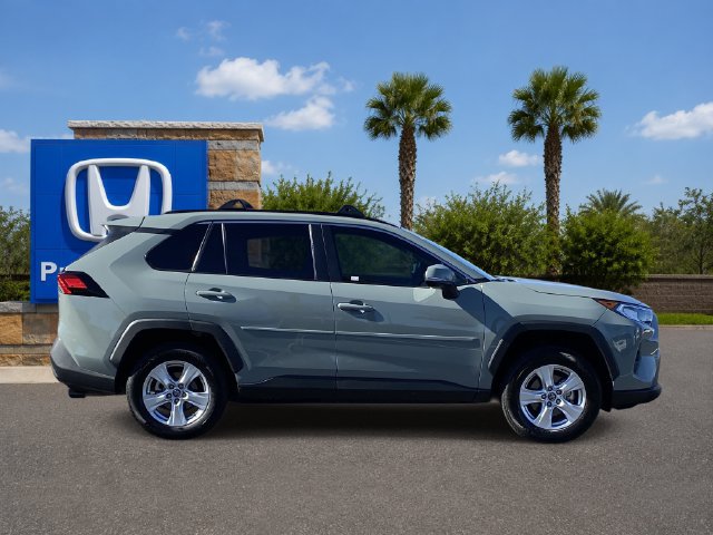 Used 2021 Toyota RAV4 XLE AWD/4WD image 6