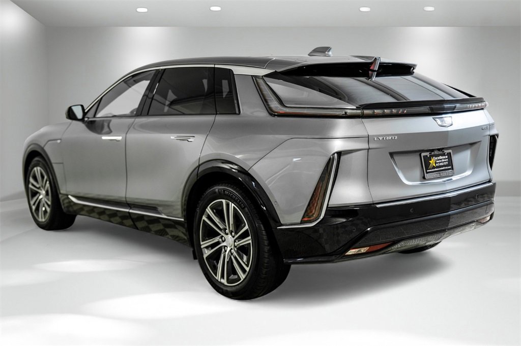Used 2024 Cadillac Lyriq Luxury w/ LPO, Floor Liner Package image 11