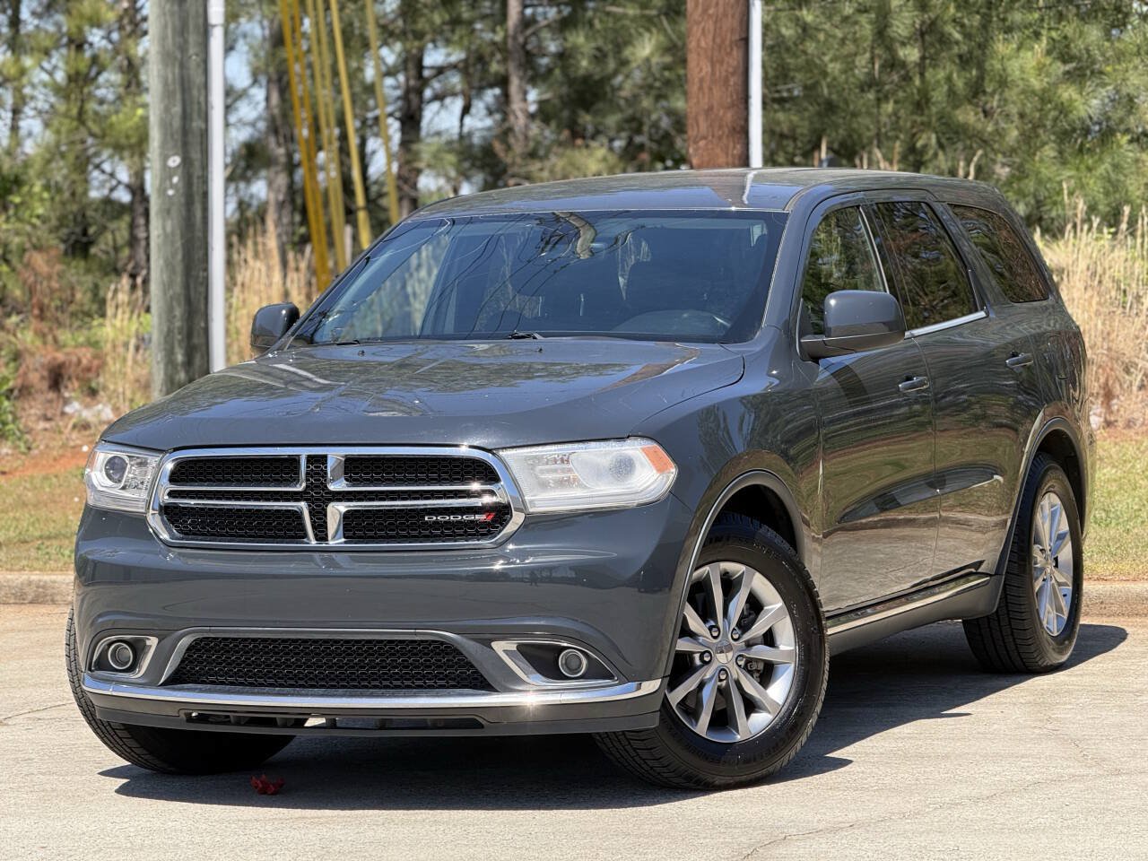 Used 2018 Dodge Durango SXT w/ 3rd Row Seating Group RWD image 1