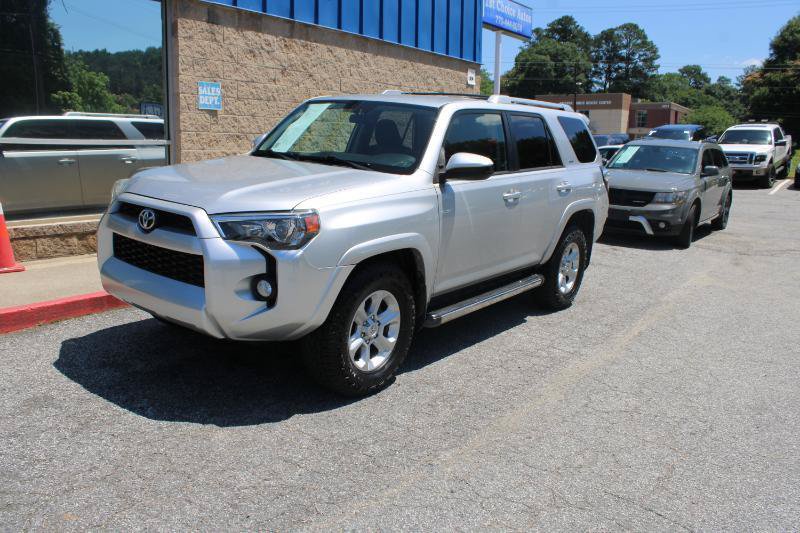 Used 2018 Toyota 4Runner SR5 RWD image 3