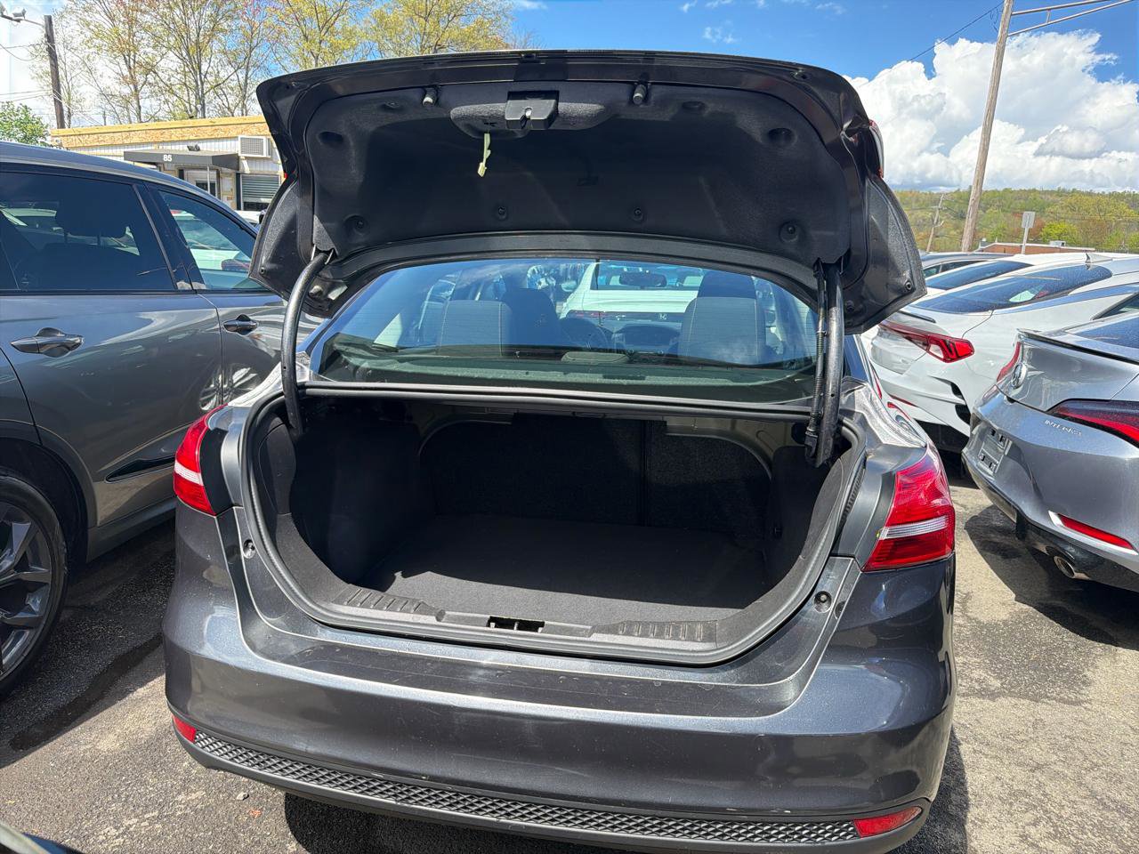 Used 2016 Ford Focus SE FWD image 10