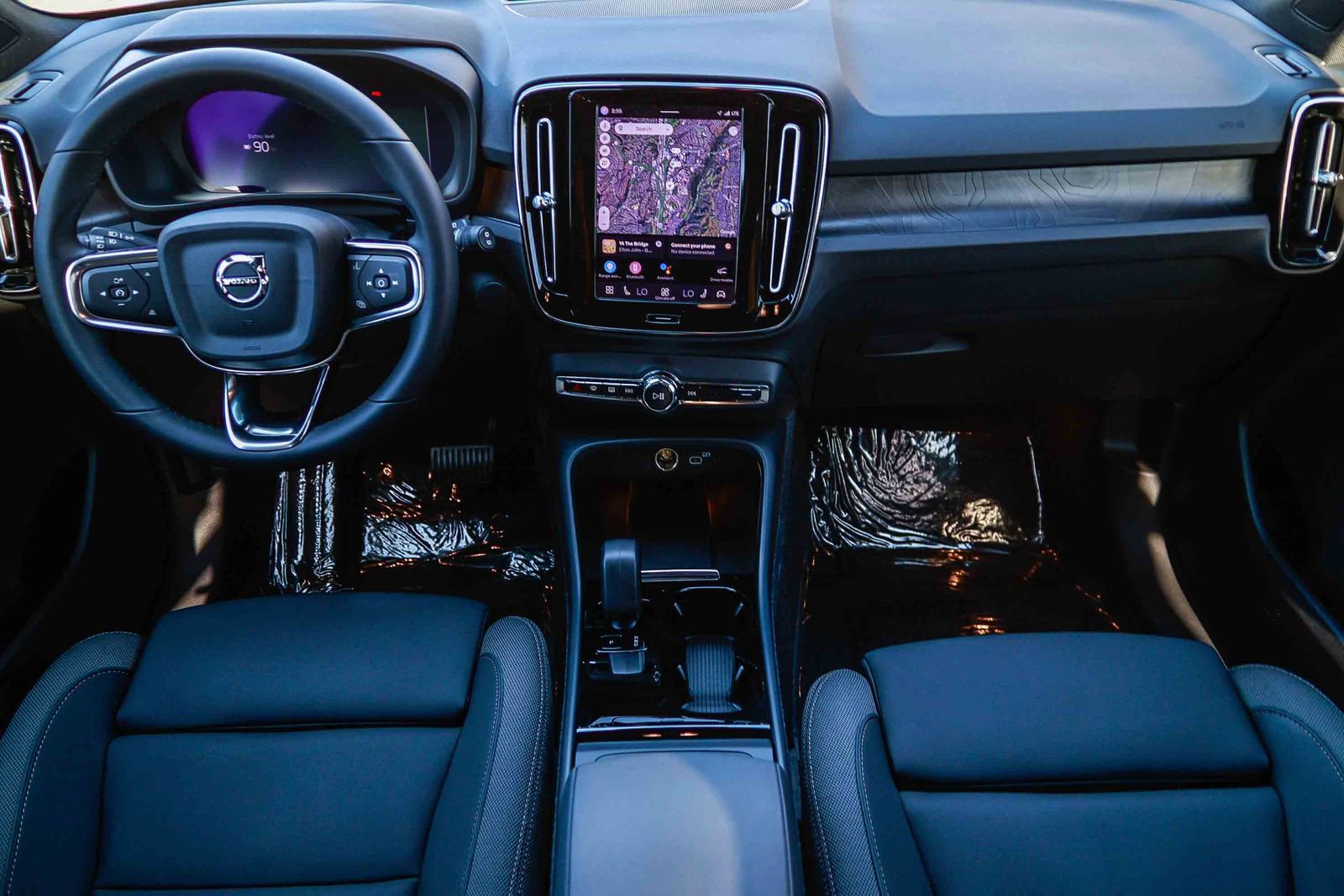 Used 2023 Volvo XC40 Recharge Core image 13