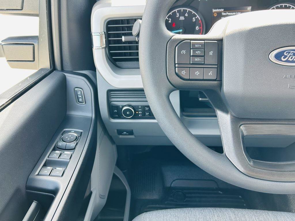 New 2026 Ford F250 XL w/ XL Chrome Package image 12