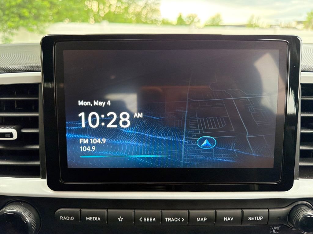 Used 2025 Hyundai Venue Limited FWD image 21