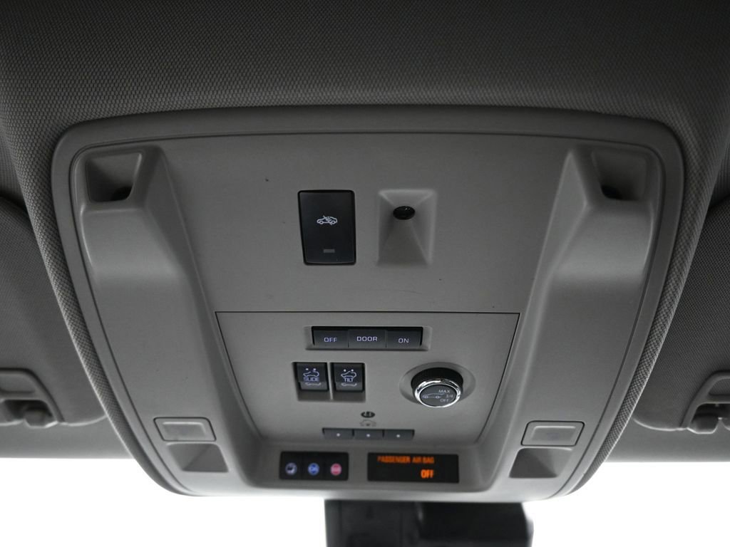 Used 2020 Cadillac Escalade Premium Luxury image 27