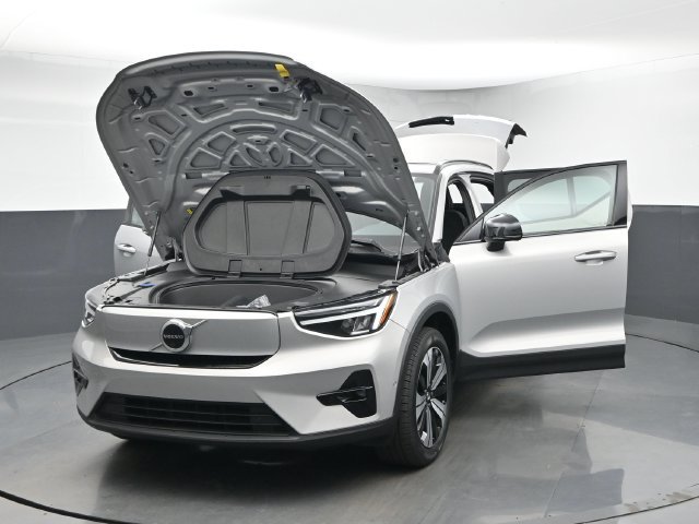 Used 2023 Volvo XC40 Recharge Plus AWD/4WD image 49