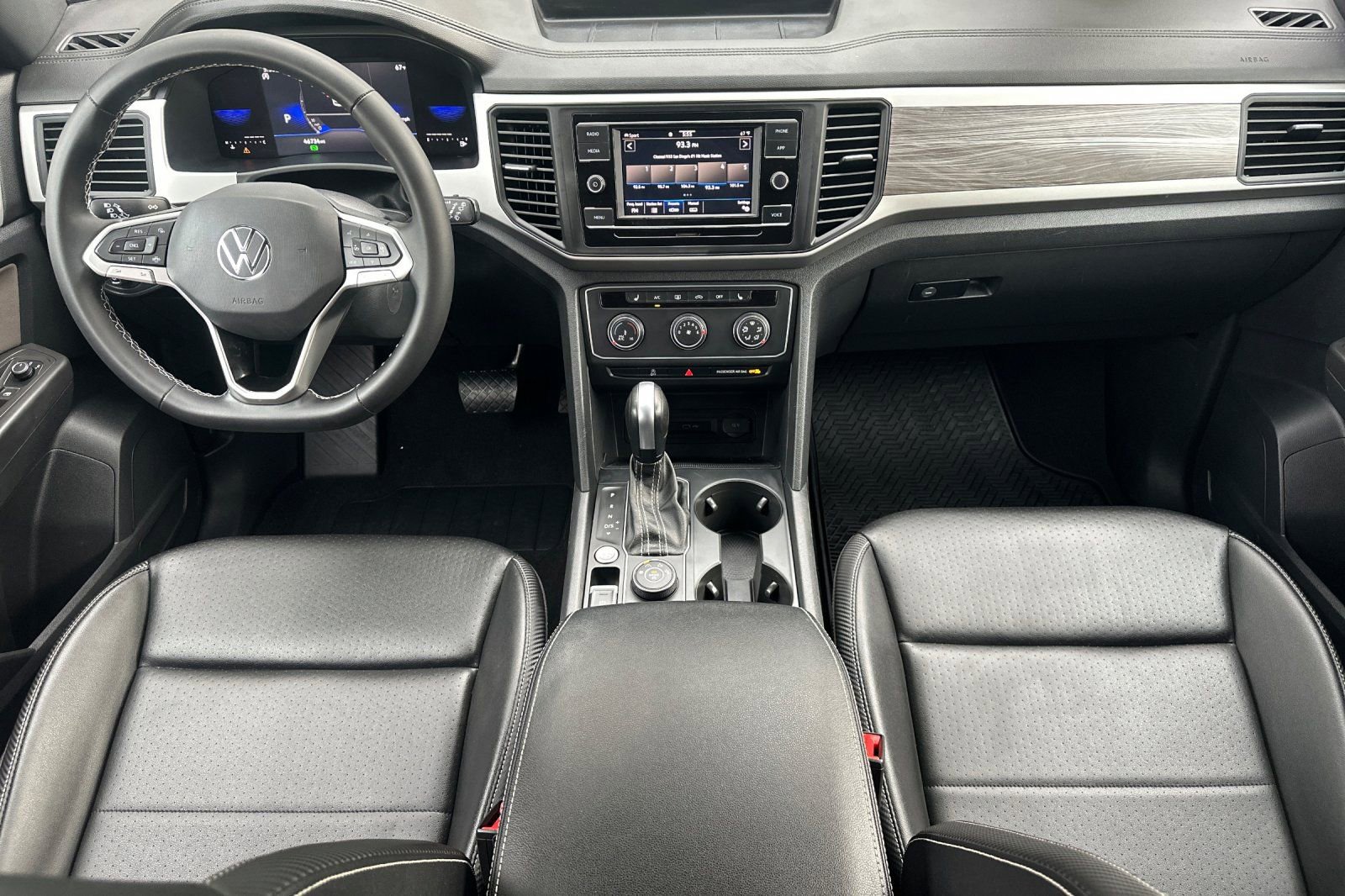 Certified 2022 Volkswagen Atlas Cross Sport SE image 14