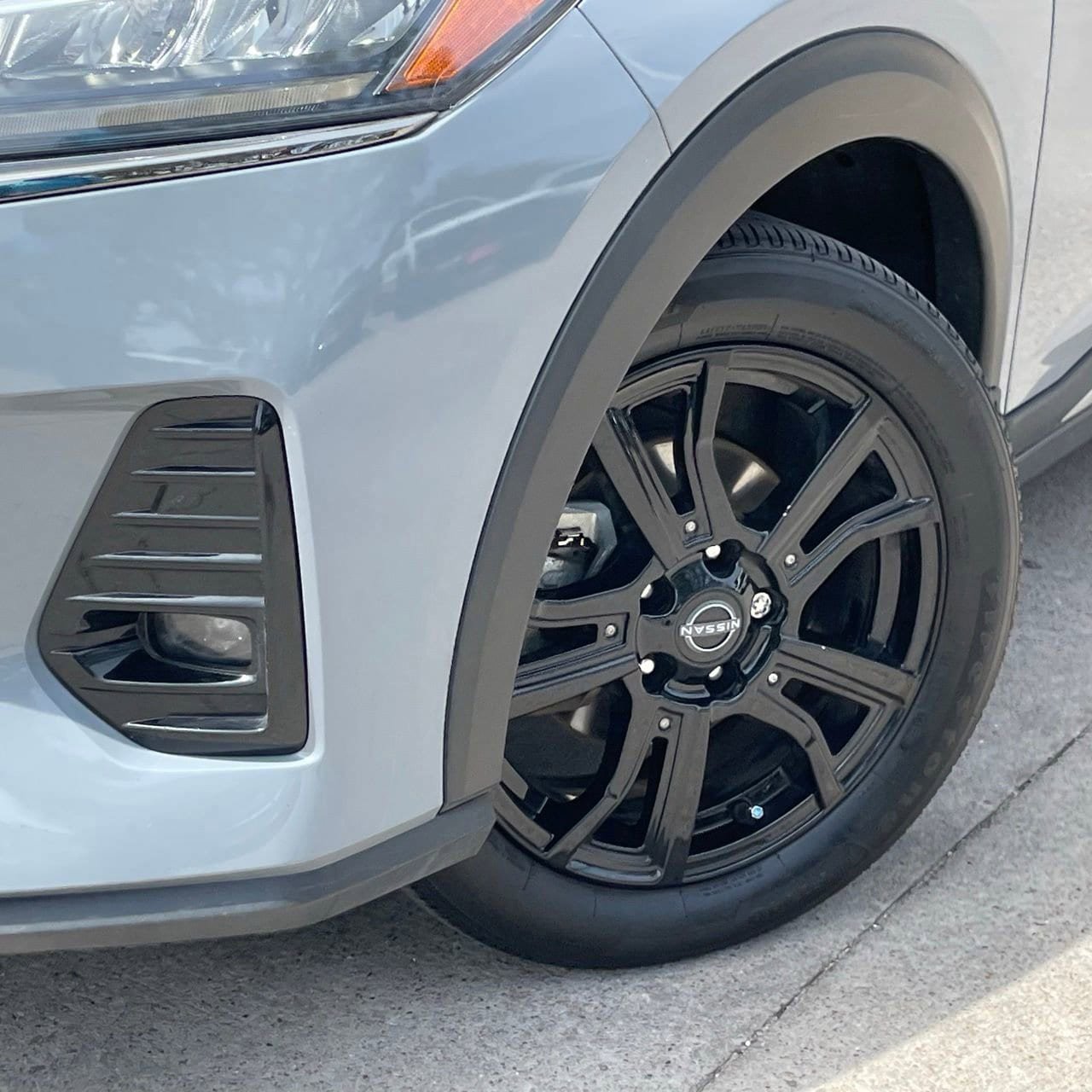 Used 2024 Nissan Kicks SR w/ SR Premium Package FWD image 9