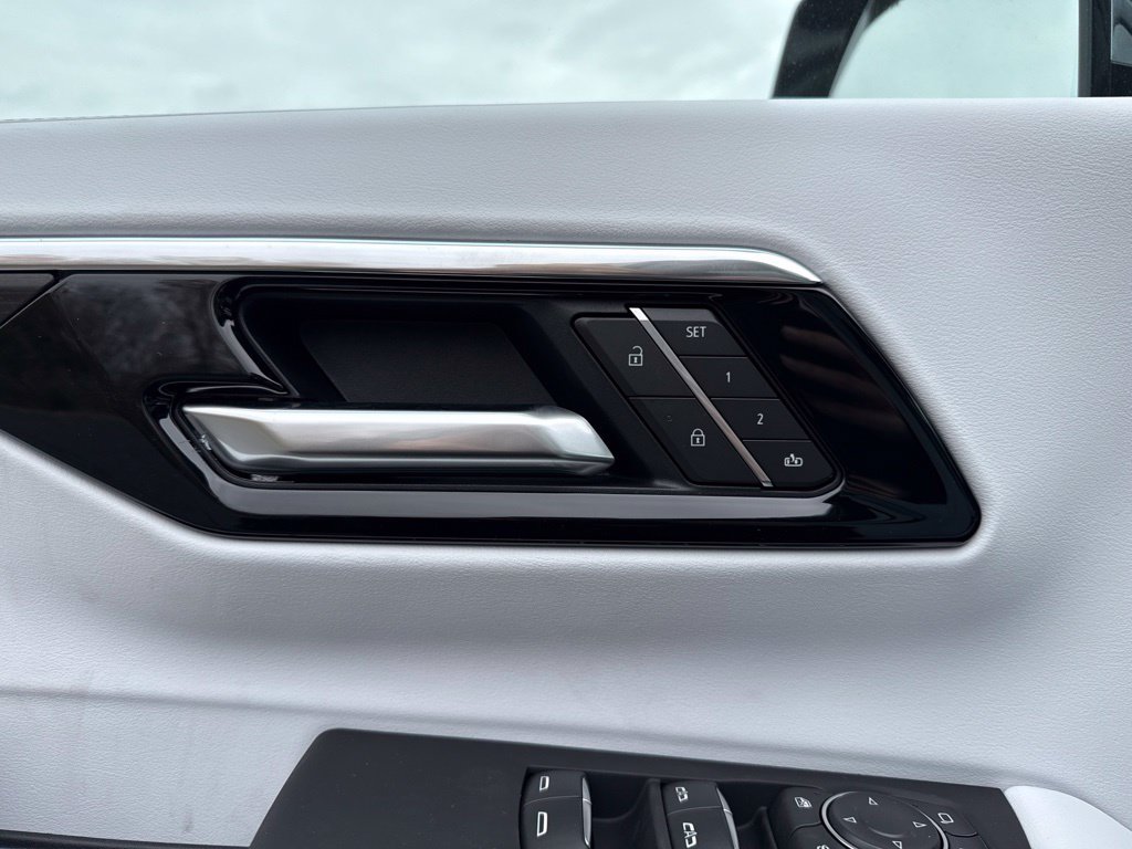New 2027 Chevrolet Tahoe Premier w/ Advanced Technology Package AWD/4WD image 32