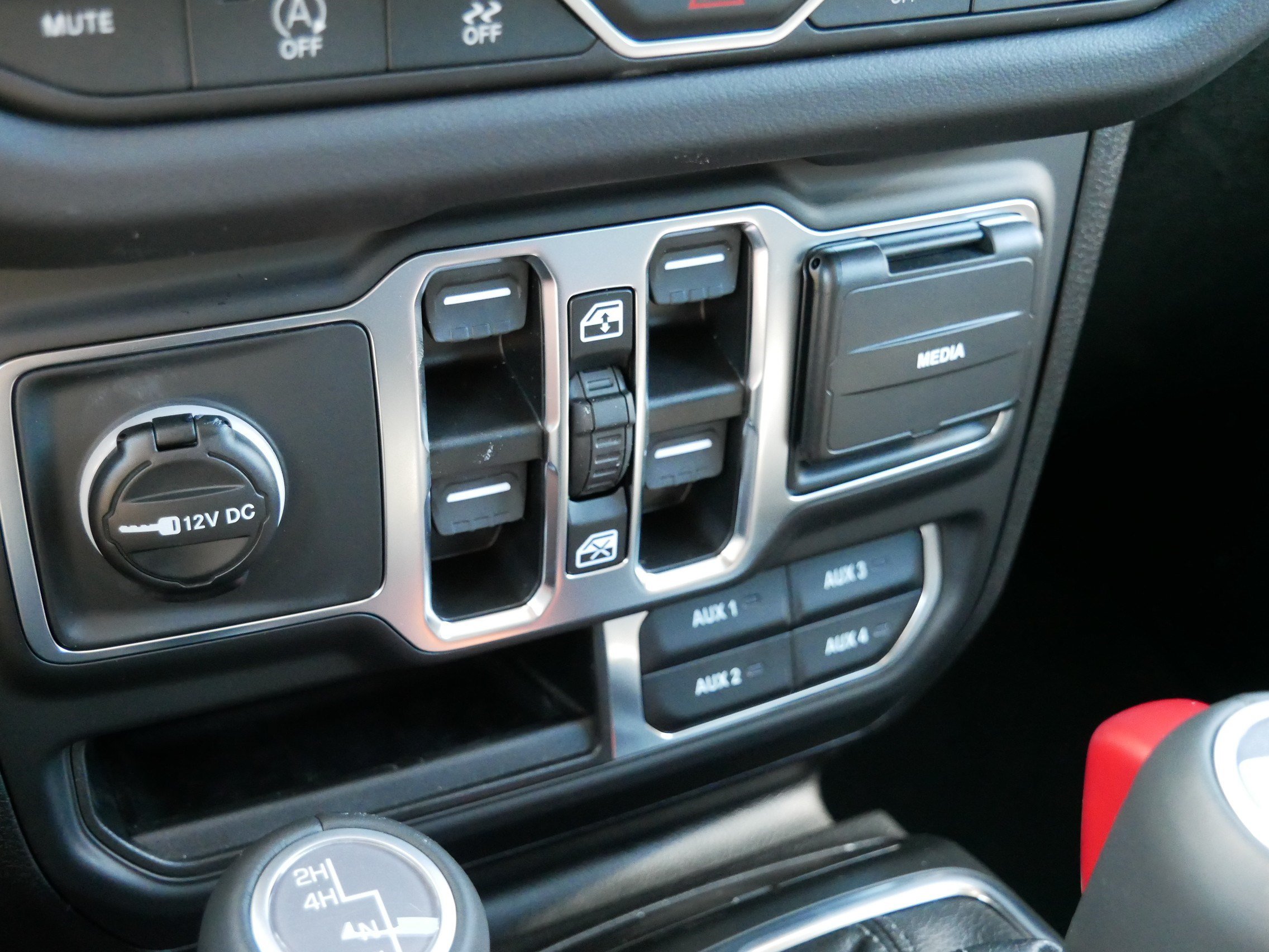 New 2027 Jeep Wrangler Unlimited Sahara AWD/4WD image 16