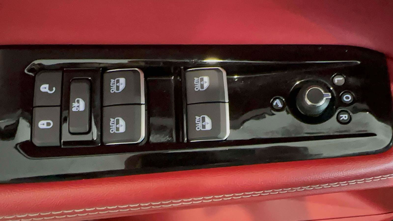 Used 2024 Jeep Wagoneer Launch Edition image 14