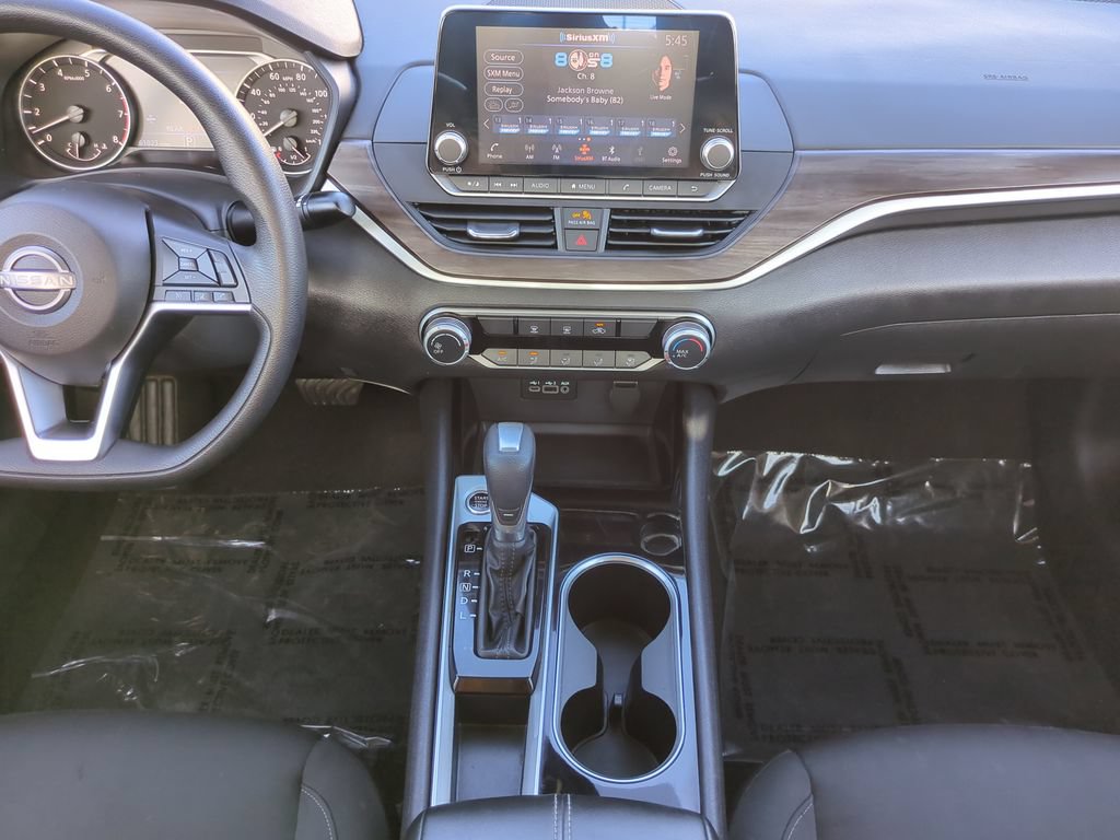Used 2024 Nissan Altima 2.5 SV FWD image 14