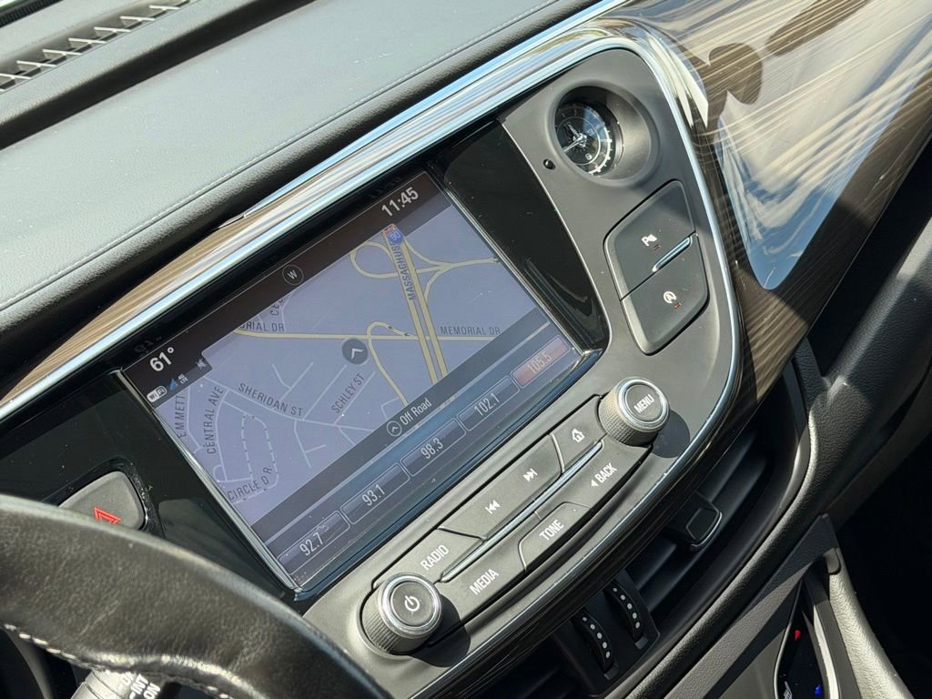 Used 2019 Buick Envision Essence w/ LPO, Cargo Package AWD/4WD image 18