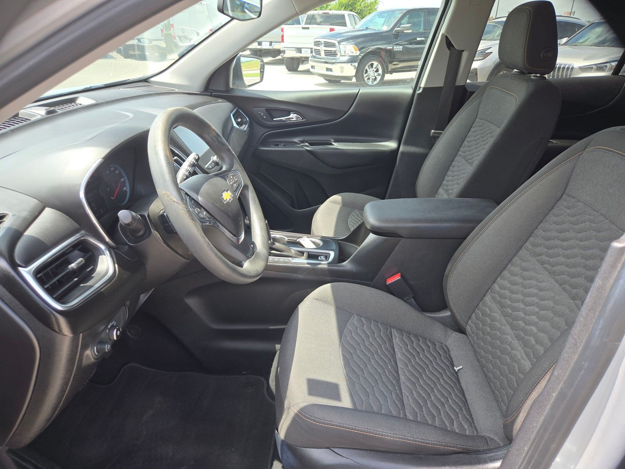 Used 2018 Chevrolet Equinox LT FWD image 9