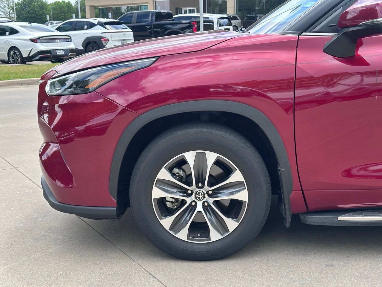 Used 2022 Toyota Highlander XLE image 10