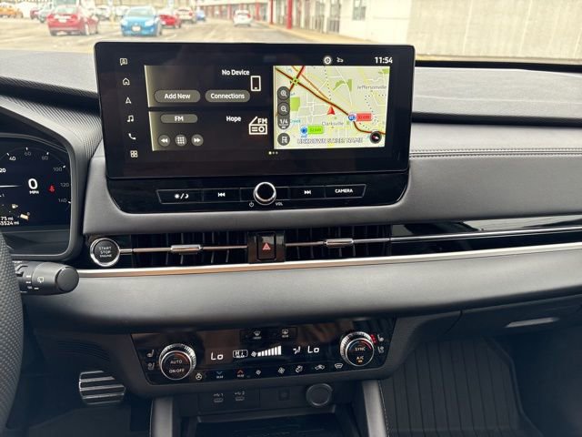 Used 2025 Mitsubishi Outlander SEL image 15