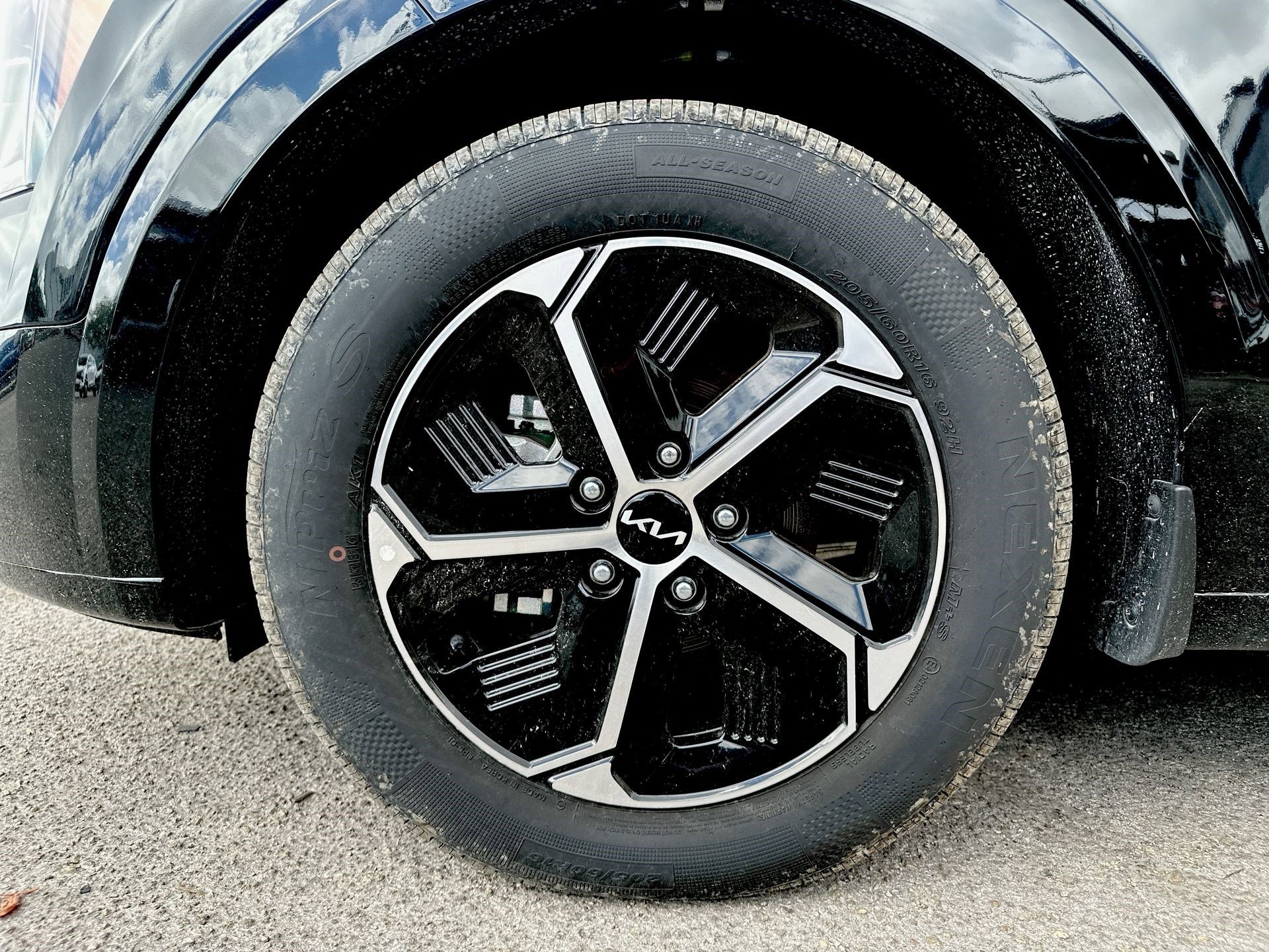 New 2025 Kia Niro SX image 23