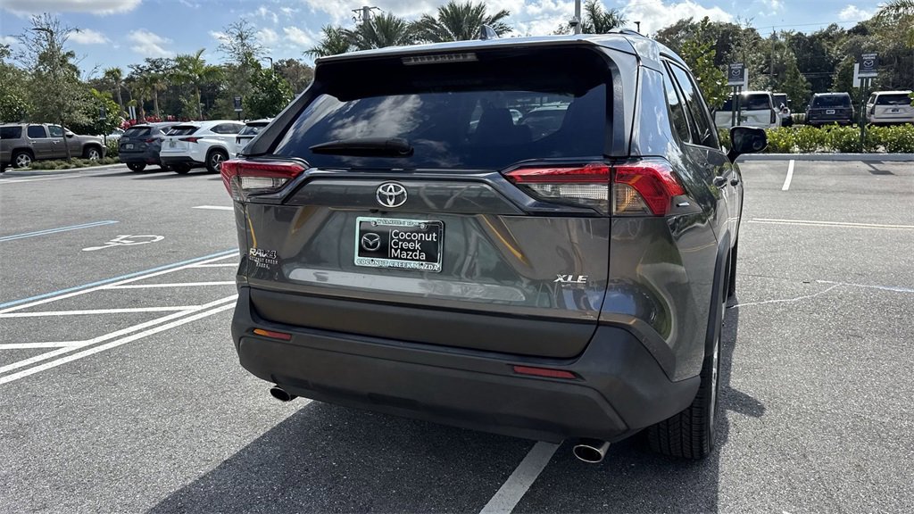 Used 2021 Toyota RAV4 XLE Premium image 26