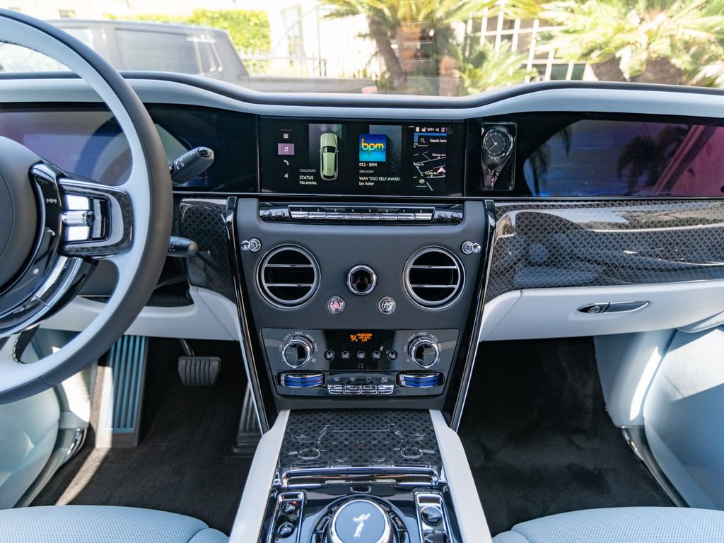 New 2027 Rolls-Royce Cullinan Black Badge AWD/4WD image 32