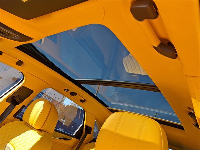 Used 2023 Bentley Bentayga image 16