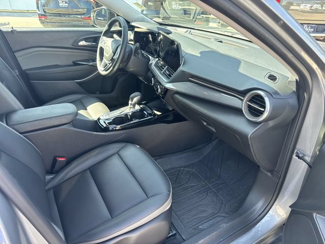 Used 2024 Chevrolet Trax ACTIV w/ Sunroof Package FWD image 28