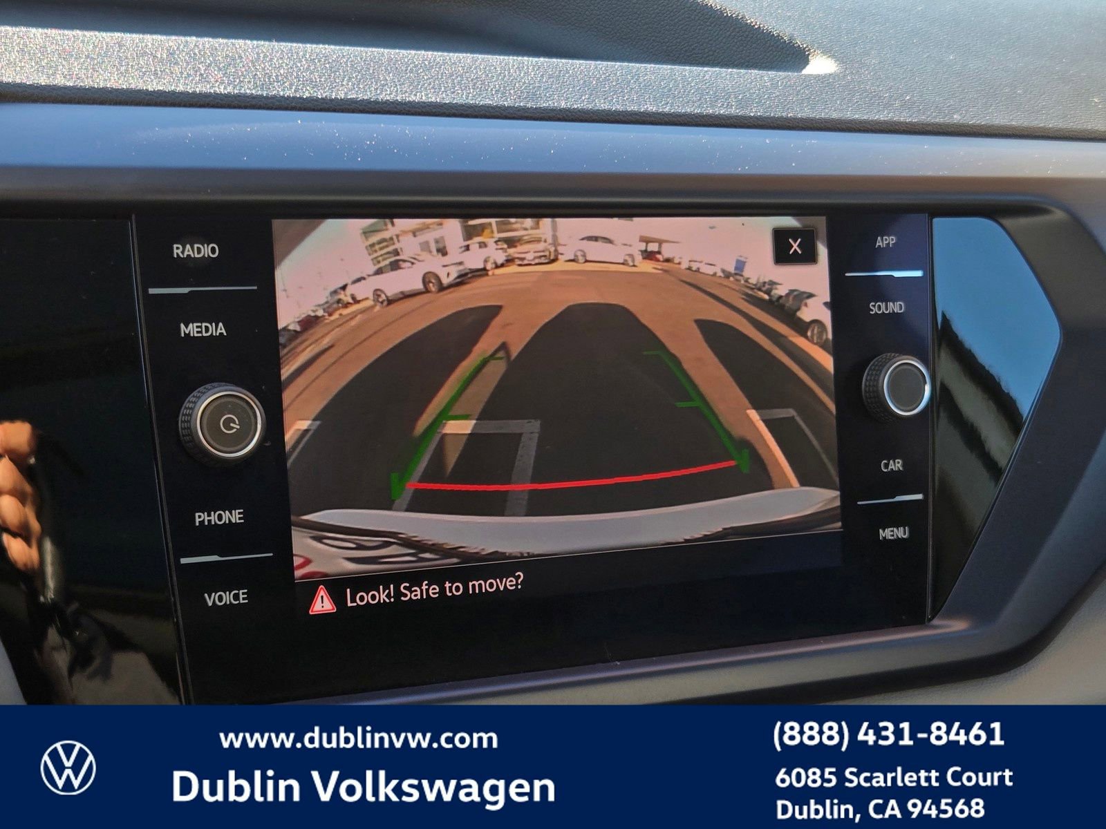 Certified 2022 Volkswagen Taos SE w/ Panoramic Sunroof Package image 23