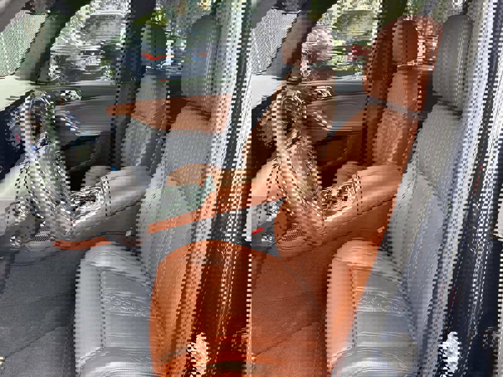 Used 2024 BMW X7 M60i w/ Executive Package image 23