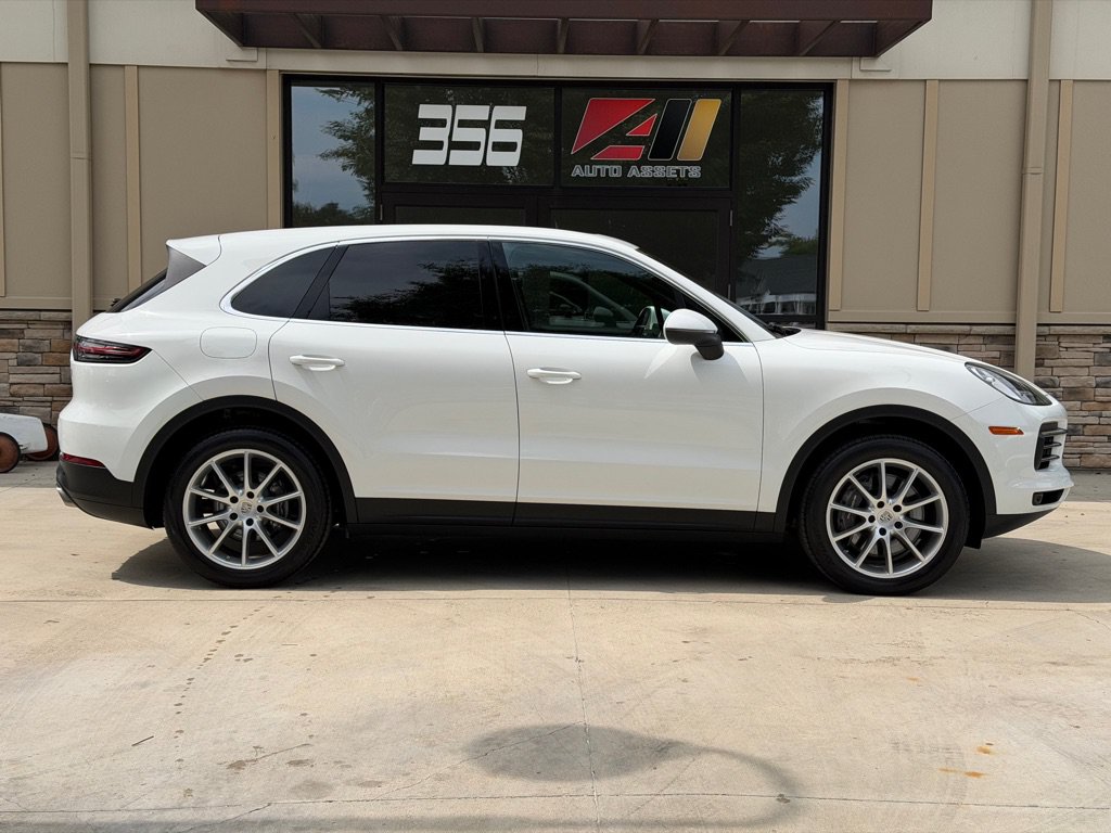 Used 2023 Porsche Cayenne AWD/4WD image 2