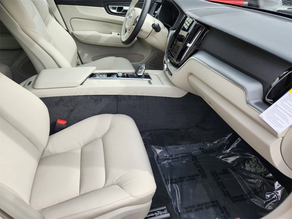 New 2025 Volvo XC60 B5 Core w/ Climate Package image 17