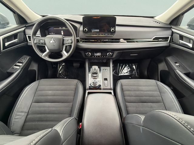Used 2023 Mitsubishi Outlander SE AWD/4WD image 26