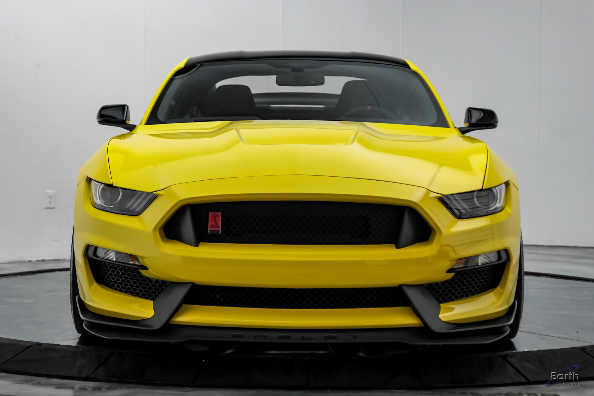 Used 2017 Ford Mustang Shelby GT350R w/ GT350R Equipment Group 920A RWD image 29